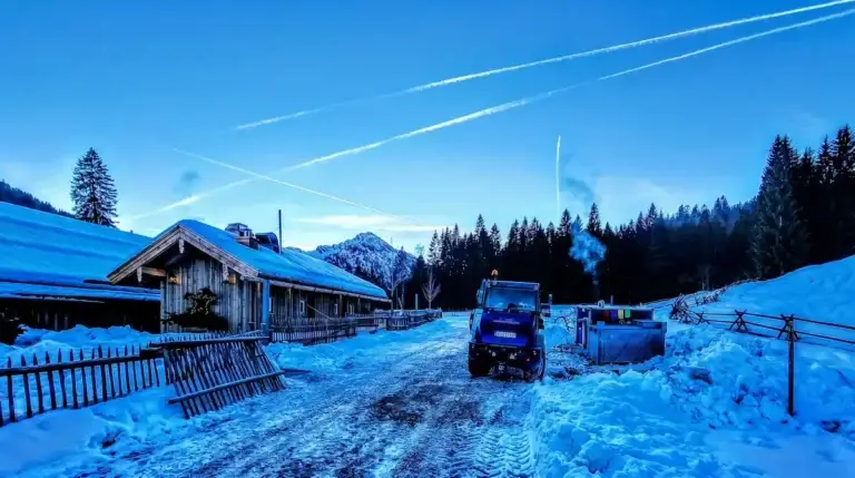 100 kW Notheizung im Schnee-Chaos auf der Saurüsselalm