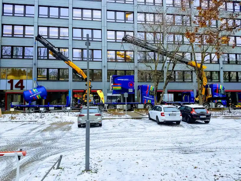 LKW Ladekran der energystation im Einsatz